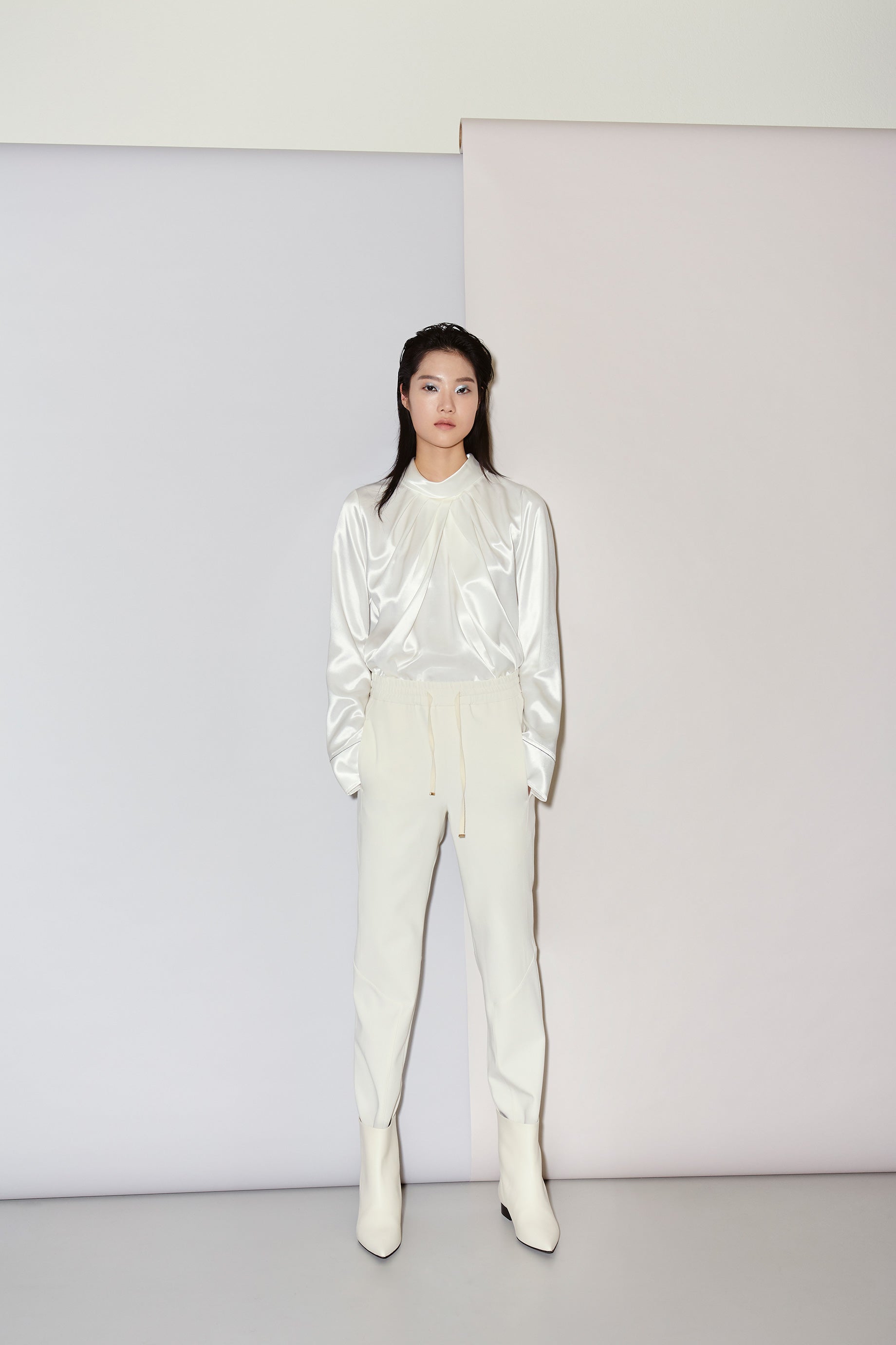 Theory luxe Rue Satin Kole Blouse 半袖　38 Theory luxe Rue Satin Kole Blouse 半袖 38
