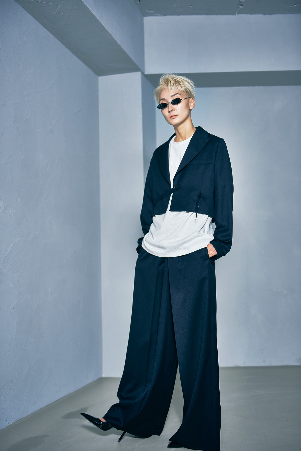 LEHHO-PAPERJACKET-NAVY_1202x. 