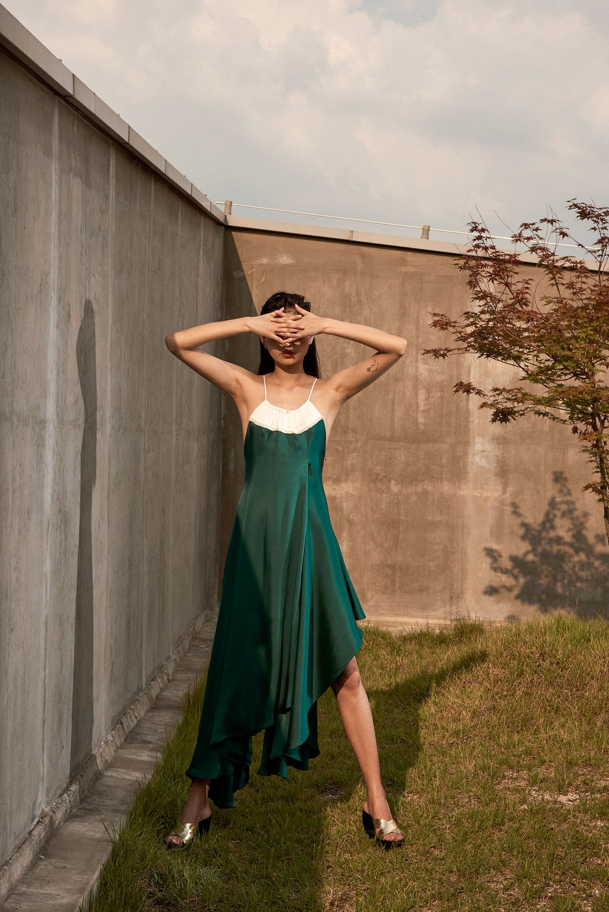 Tiana Matte Silk Satin Dress 2 / Forest Green/White Tiana Matte Silk Satin Dress 2 / Forest Green/White